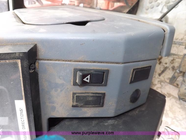 image for item I7527 1998 Ford 7740SL MFWD tractor