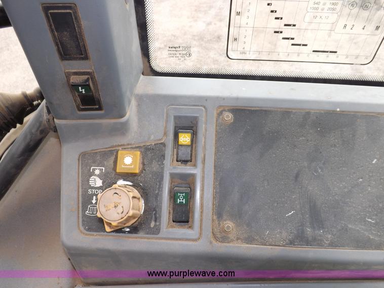 image for item I7527 1998 Ford 7740SL MFWD tractor