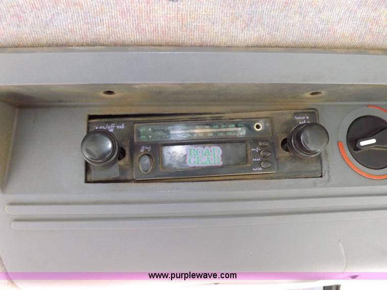 image for item I7527 1998 Ford 7740SL MFWD tractor