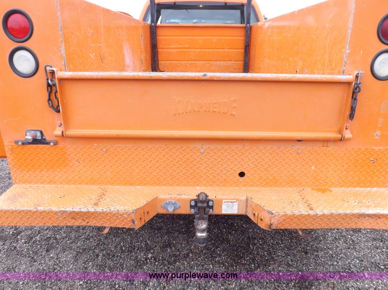 image for item I7531 2002 Chevrolet Silverado 2500HD Crew Cab utility truck