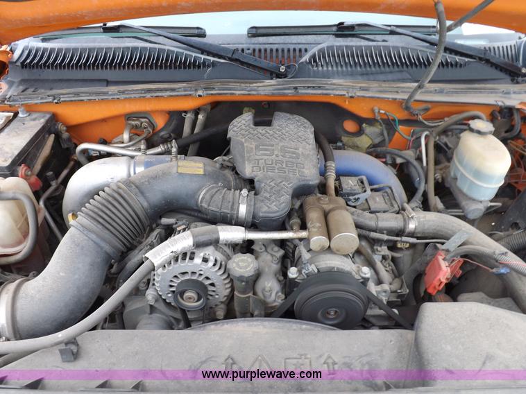 image for item I7535 2002 Chevrolet Silverado 2500HD pickup truck