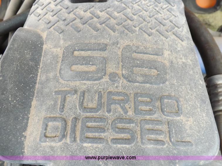 image for item I7535 2002 Chevrolet Silverado 2500HD pickup truck