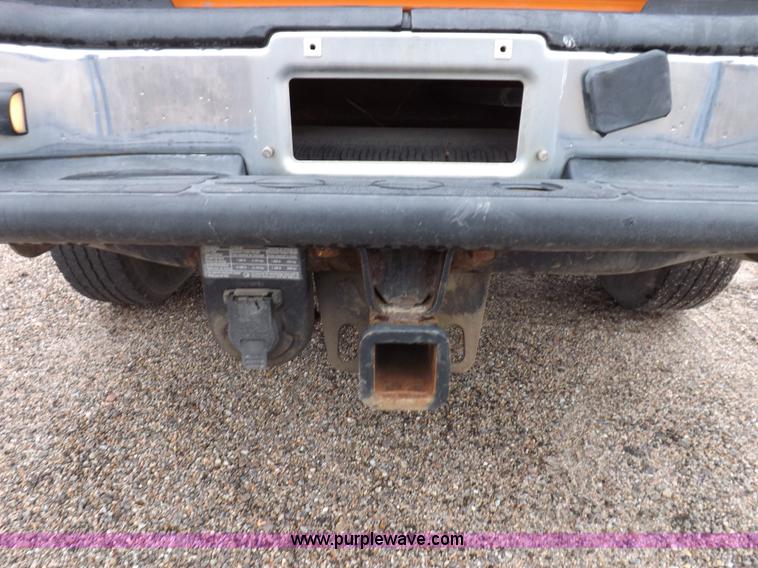 image for item I7535 2002 Chevrolet Silverado 2500HD pickup truck