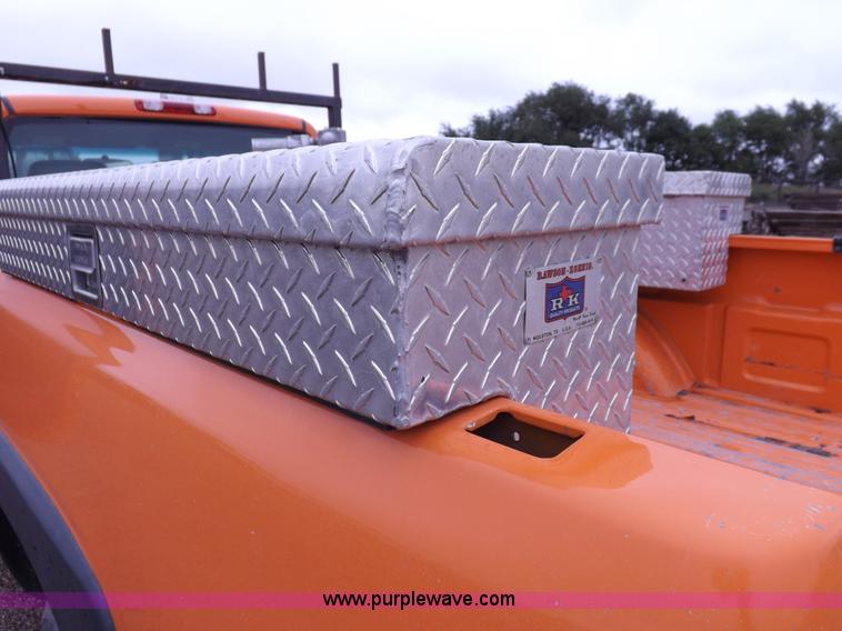 image for item I7535 2002 Chevrolet Silverado 2500HD pickup truck