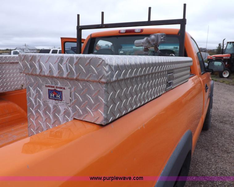 image for item I7535 2002 Chevrolet Silverado 2500HD pickup truck