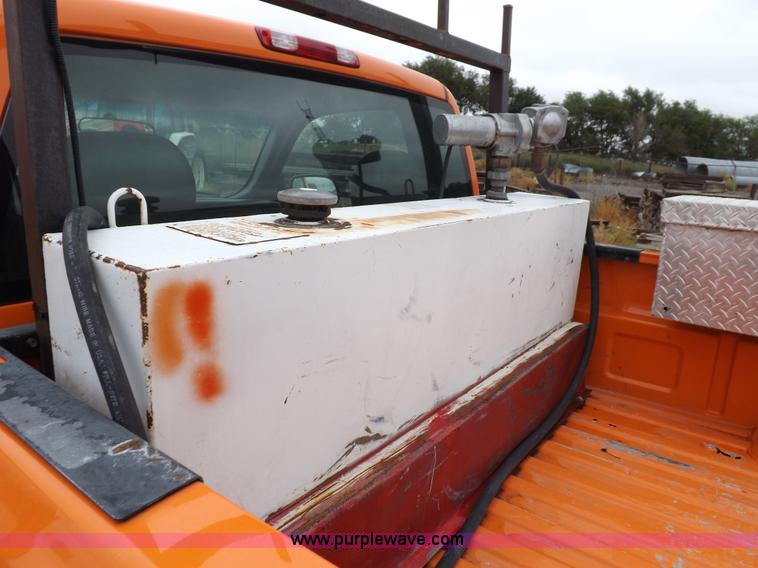 image for item I7535 2002 Chevrolet Silverado 2500HD pickup truck