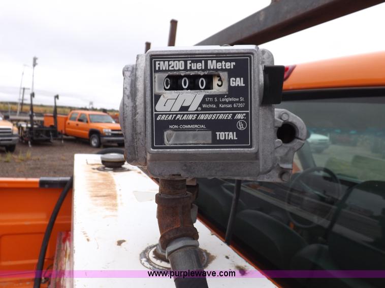 image for item I7535 2002 Chevrolet Silverado 2500HD pickup truck