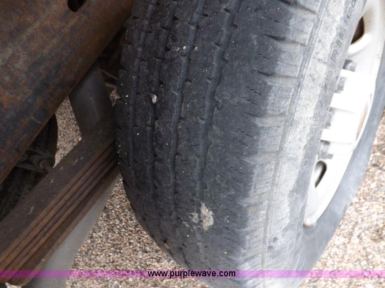 image for item I7535 2002 Chevrolet Silverado 2500HD pickup truck