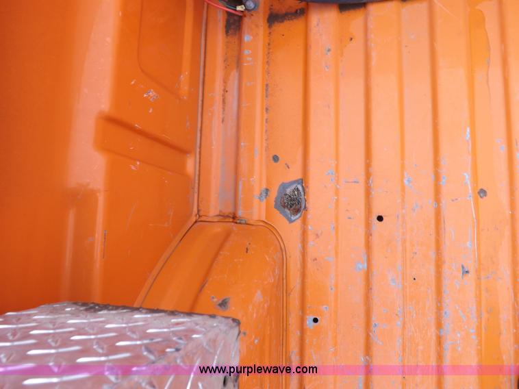 image for item I7535 2002 Chevrolet Silverado 2500HD pickup truck