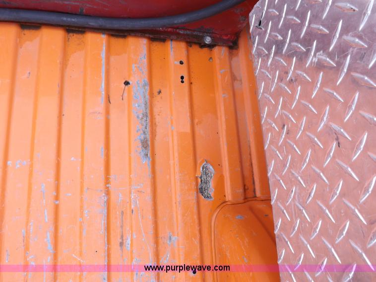 image for item I7535 2002 Chevrolet Silverado 2500HD pickup truck