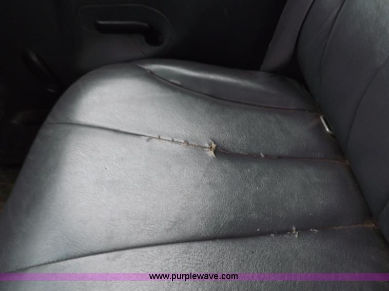 image for item I7535 2002 Chevrolet Silverado 2500HD pickup truck