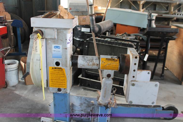 image for item I7766 OTC portable heavy duty engine repair engine stand