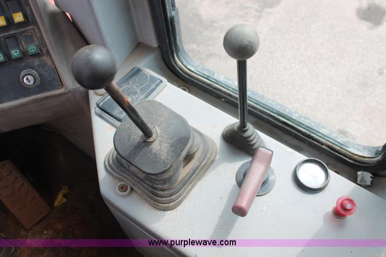 image for item I8023 1996 Fiat-Allis FR70 wheel loader