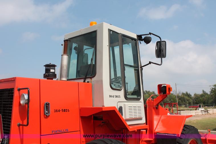 image for item I8023 1996 Fiat-Allis FR70 wheel loader