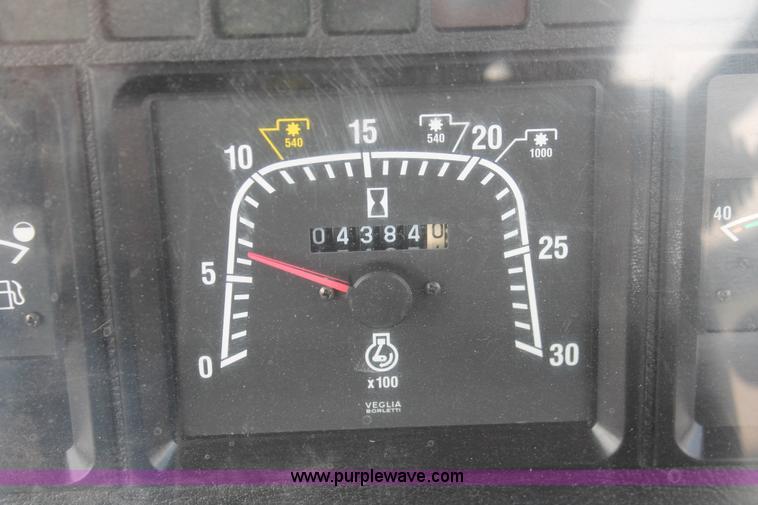 image for item I8024 1995 Ford New Holland 7740 MFWD tractor