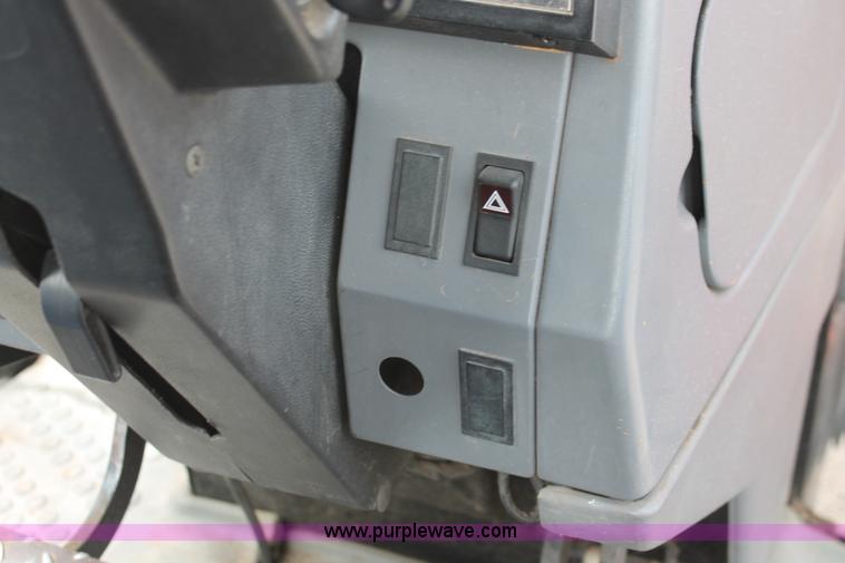 image for item I8024 1995 Ford New Holland 7740 MFWD tractor