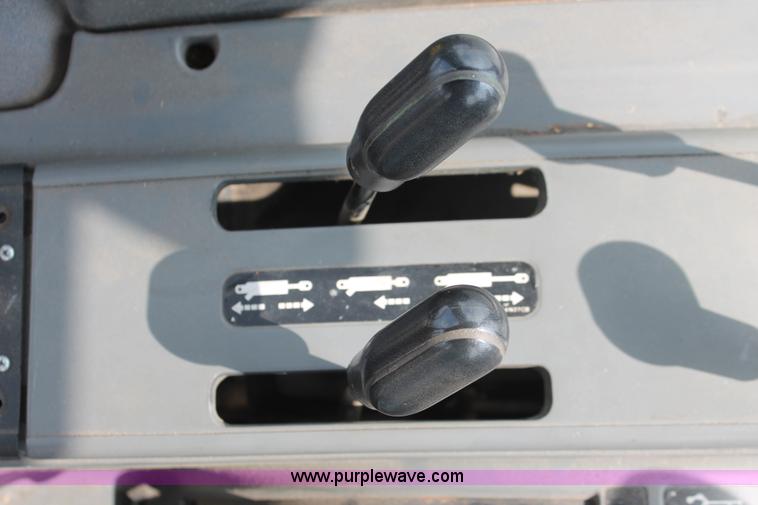 image for item I8024 1995 Ford New Holland 7740 MFWD tractor