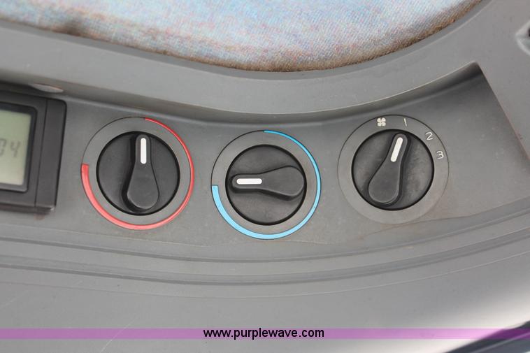 image for item I8024 1995 Ford New Holland 7740 MFWD tractor