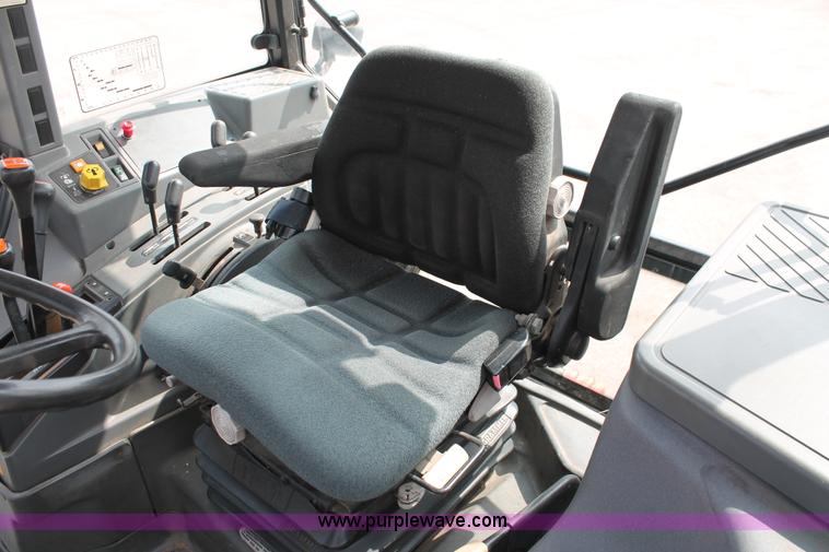 image for item I8024 1995 Ford New Holland 7740 MFWD tractor