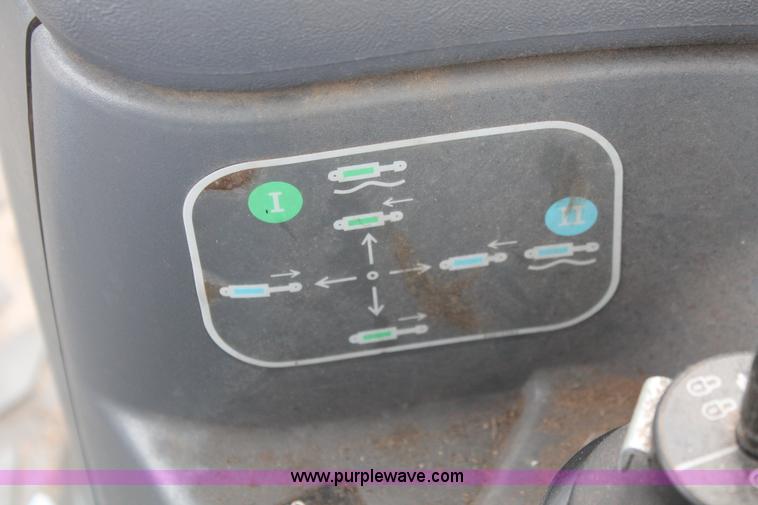 image for item I8025 1999 Ford New Holland TS100 tractor