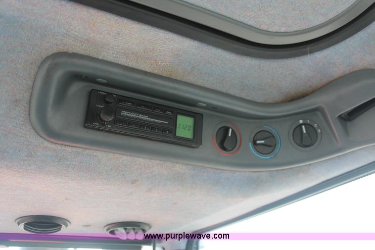 image for item I8025 1999 Ford New Holland TS100 tractor