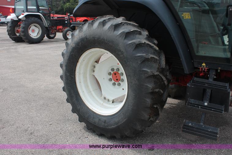 image for item I8025 1999 Ford New Holland TS100 tractor