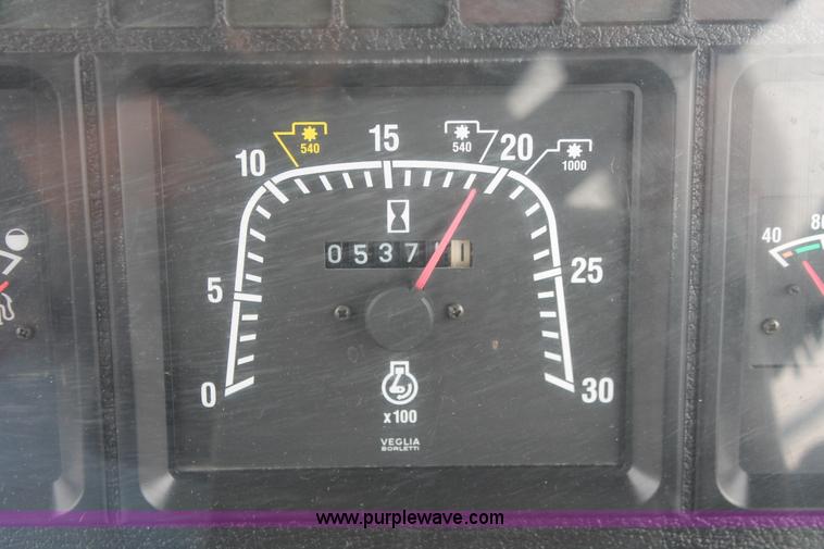 image for item I8026 1995 Ford New Holland 6640SL tractor