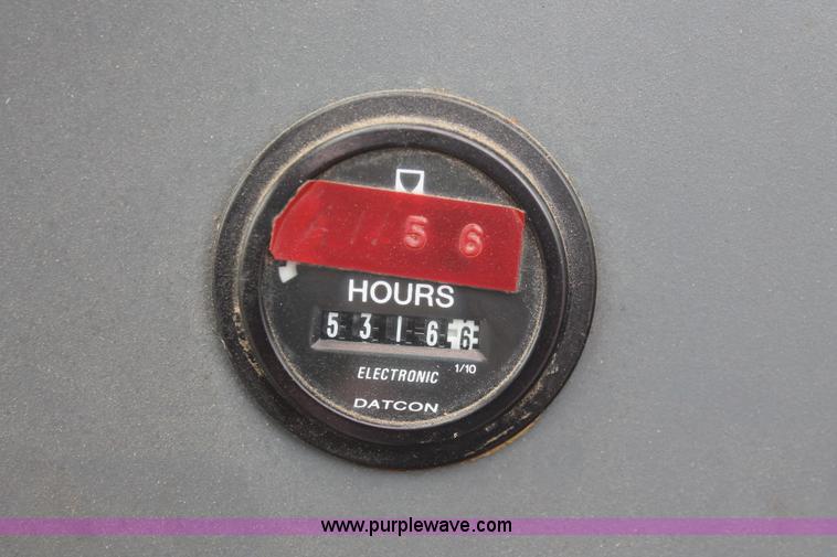 image for item I8026 1995 Ford New Holland 6640SL tractor