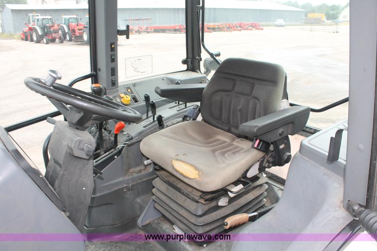 image for item I8027 1997 Ford New Holland 6640SL tractor