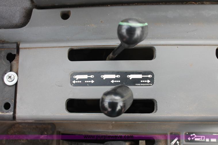 image for item I8027 1997 Ford New Holland 6640SL tractor