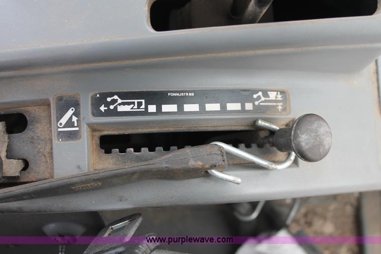 image for item I8027 1997 Ford New Holland 6640SL tractor