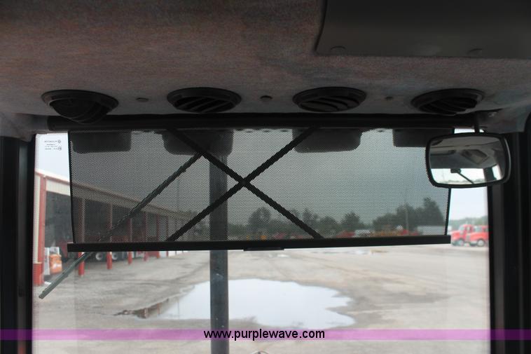 image for item I8027 1997 Ford New Holland 6640SL tractor