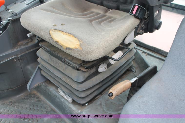 image for item I8027 1997 Ford New Holland 6640SL tractor