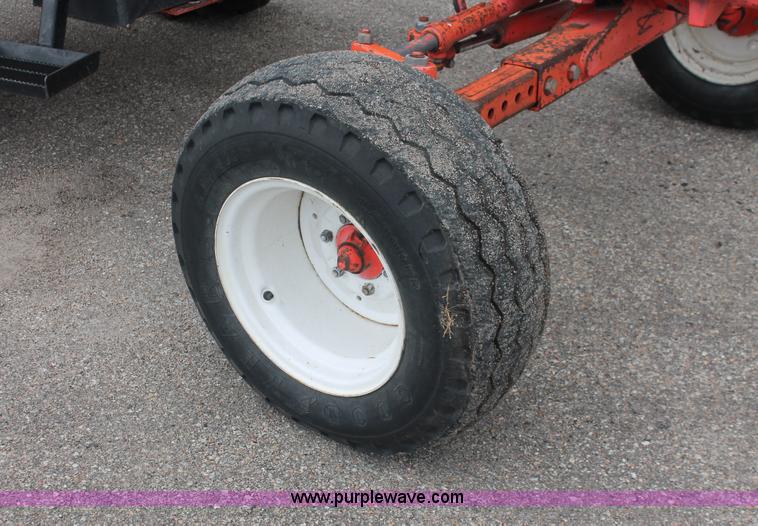 image for item I8027 1997 Ford New Holland 6640SL tractor