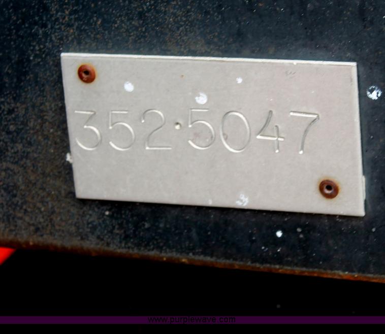 image for item I8027 1997 Ford New Holland 6640SL tractor