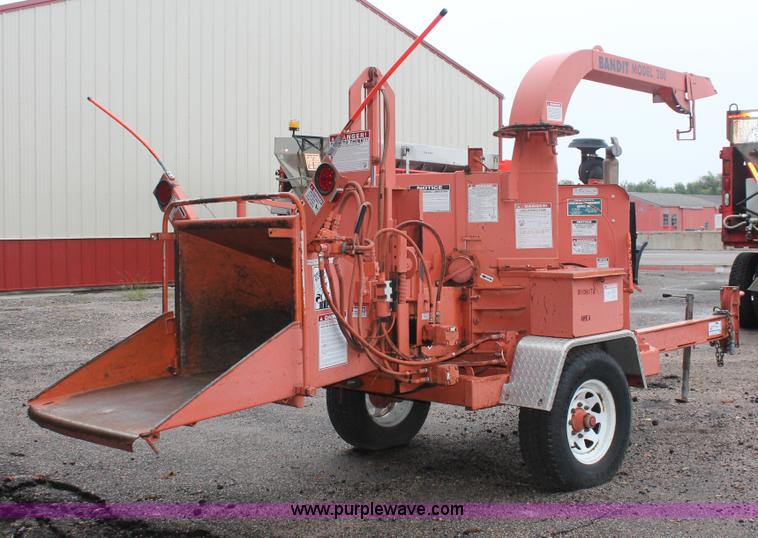 image for item I8028 2001 Brush Bandit 200+ wood chipper