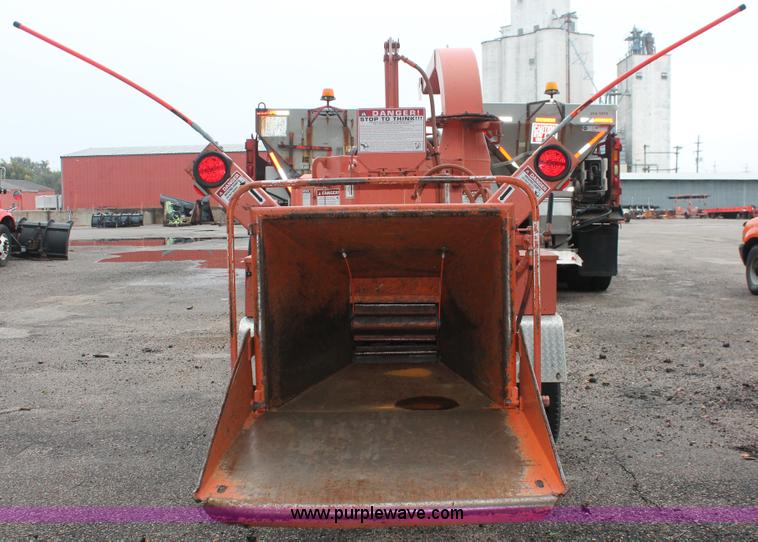 image for item I8028 2001 Brush Bandit 200+ wood chipper