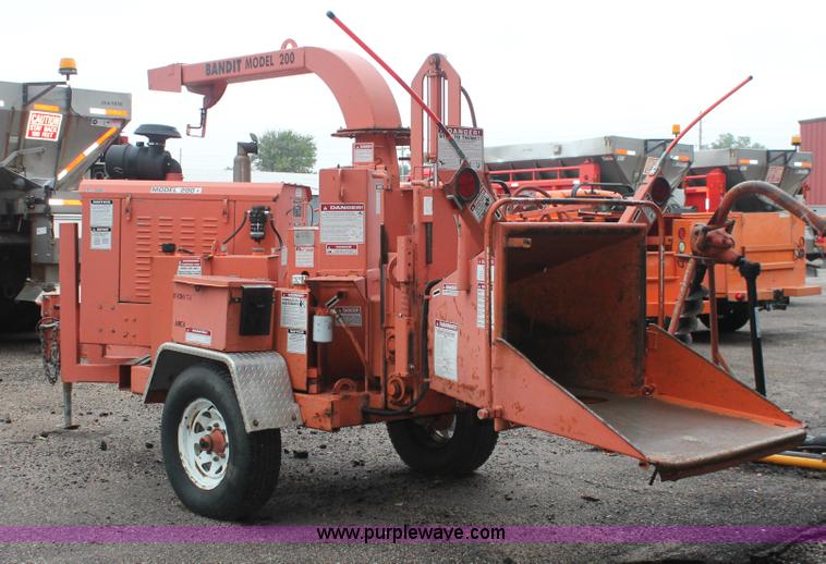 image for item I8028 2001 Brush Bandit 200+ wood chipper
