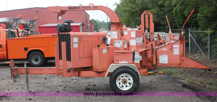 image for item I8028 2001 Brush Bandit 200+ wood chipper