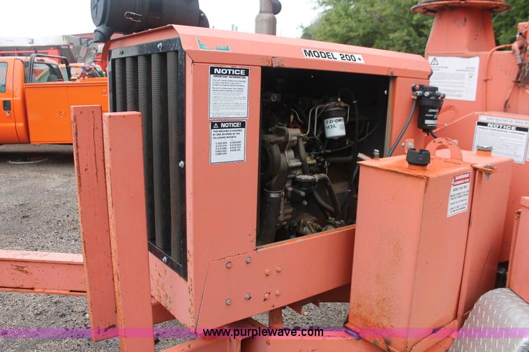 image for item I8028 2001 Brush Bandit 200+ wood chipper