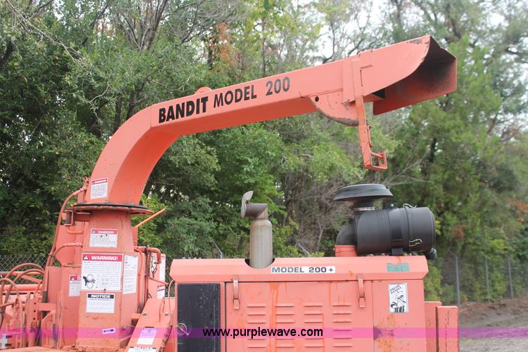 image for item I8028 2001 Brush Bandit 200+ wood chipper
