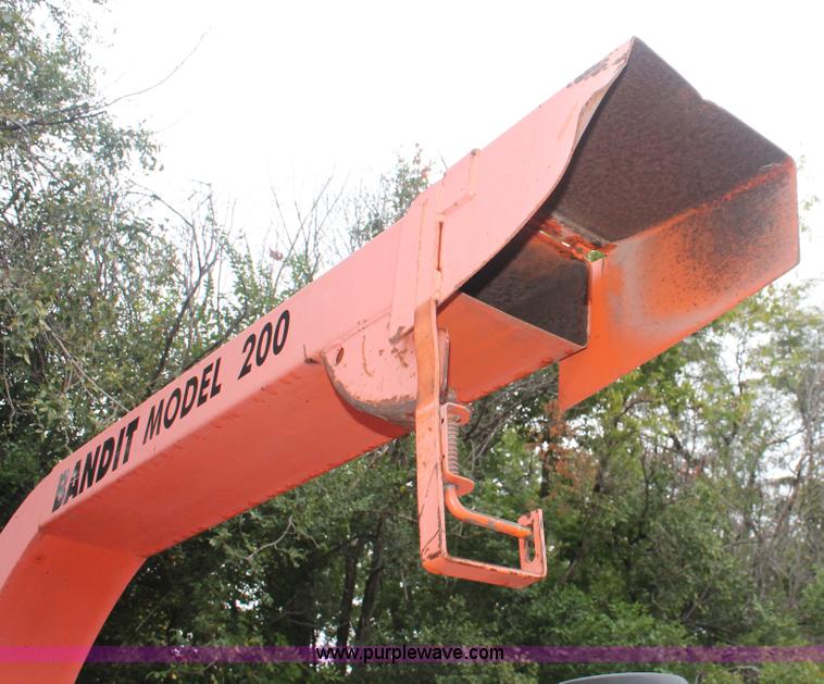 image for item I8028 2001 Brush Bandit 200+ wood chipper