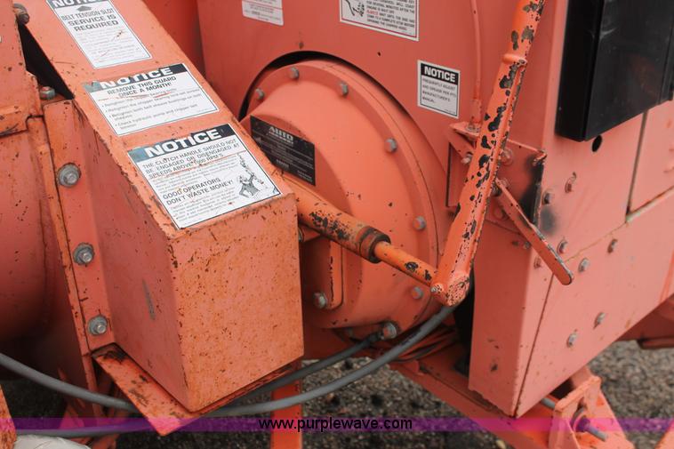 image for item I8028 2001 Brush Bandit 200+ wood chipper