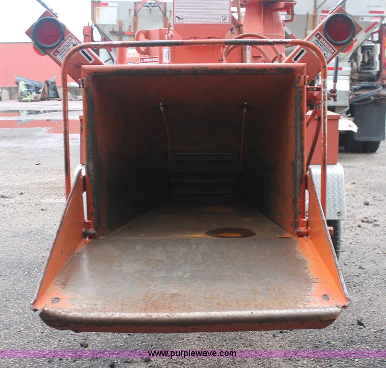 image for item I8028 2001 Brush Bandit 200+ wood chipper