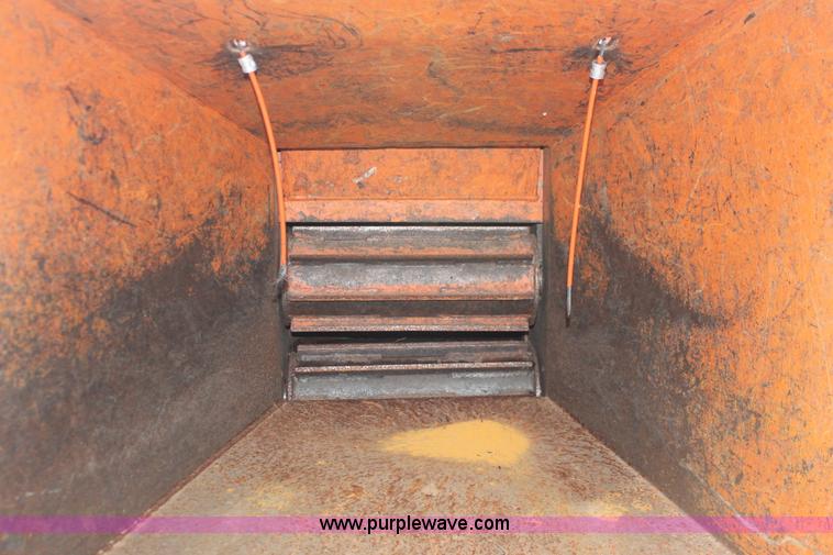 image for item I8028 2001 Brush Bandit 200+ wood chipper