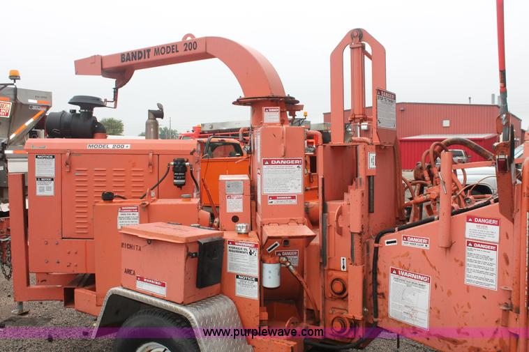 image for item I8028 2001 Brush Bandit 200+ wood chipper