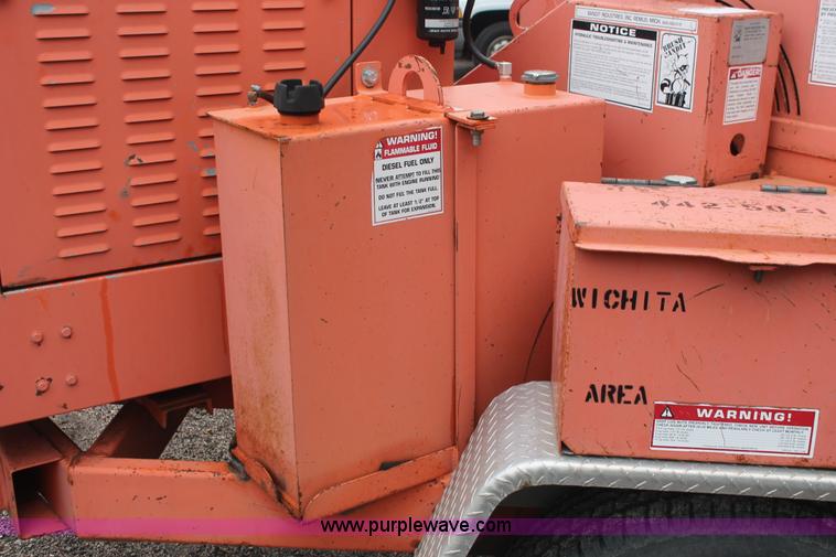 image for item I8028 2001 Brush Bandit 200+ wood chipper