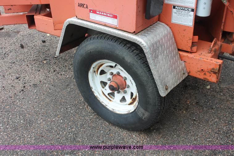 image for item I8028 2001 Brush Bandit 200+ wood chipper