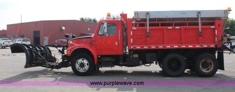 image for item I8030 1999 International 4900 dump truck