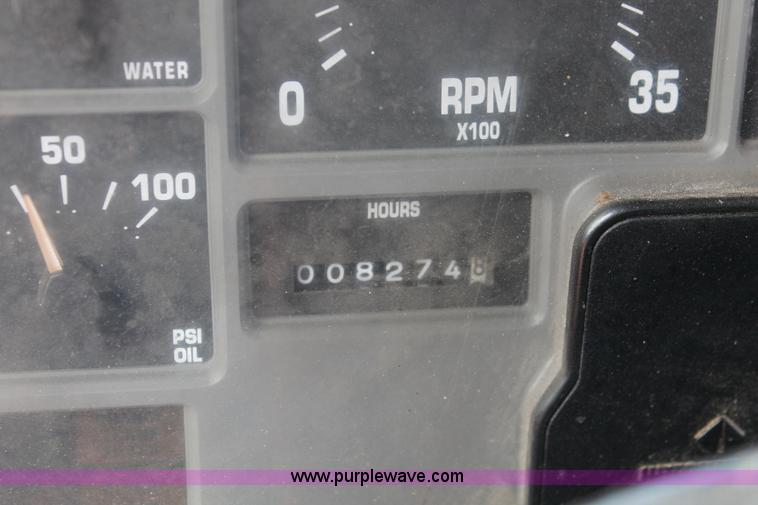 image for item I8030 1999 International 4900 dump truck